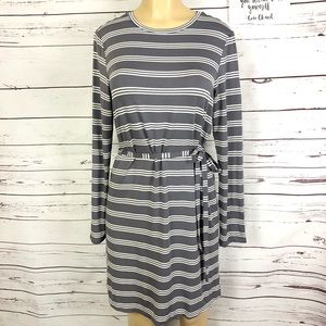 Daisy Fuentes gray striped print casual dress